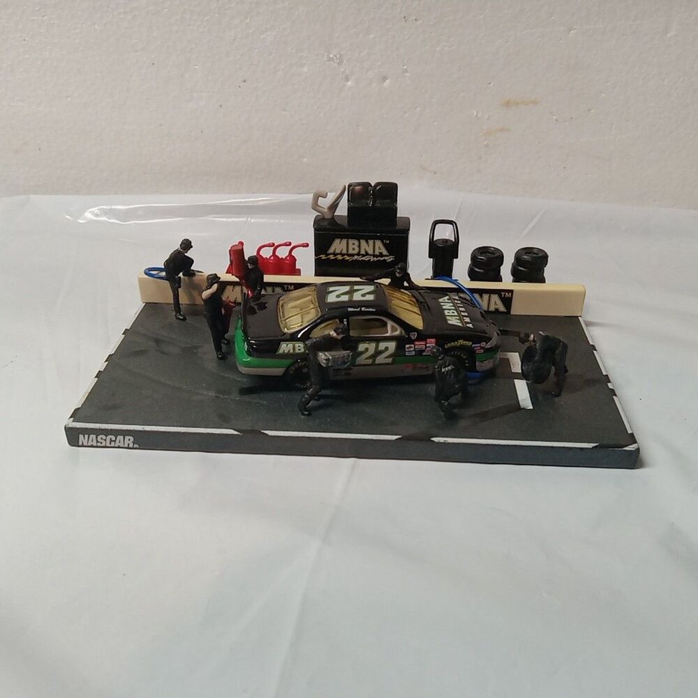 Winners Circle Pit Row Series Ward Burton Pontiac 1998-Loose